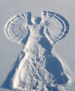 http://www.thewonderofchristmas.com/wp-content/uploads/2009/09/snow-angel.jpg